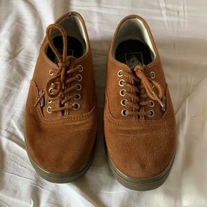 VANS brown suede authentics